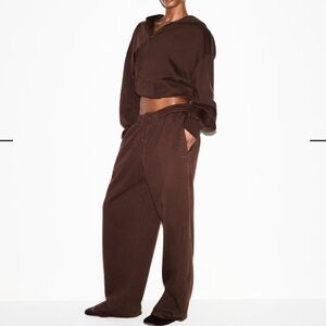 🔥🔥NEW🔥🔥 SKIMS boyfriend fleece oversized sweatpants and 1/2 zip